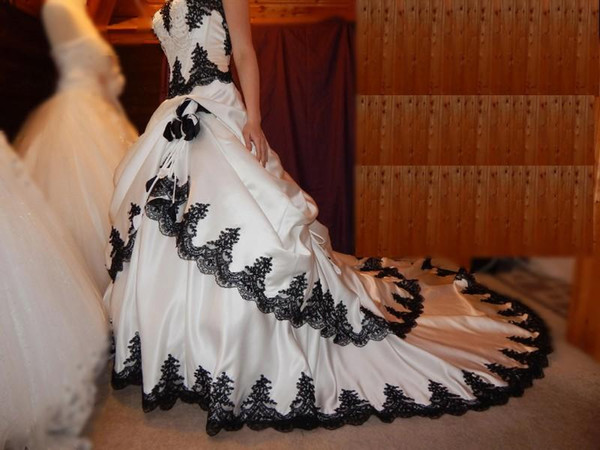 Embroidery Gothic - Vintage Wedding Dress Gothic Black and