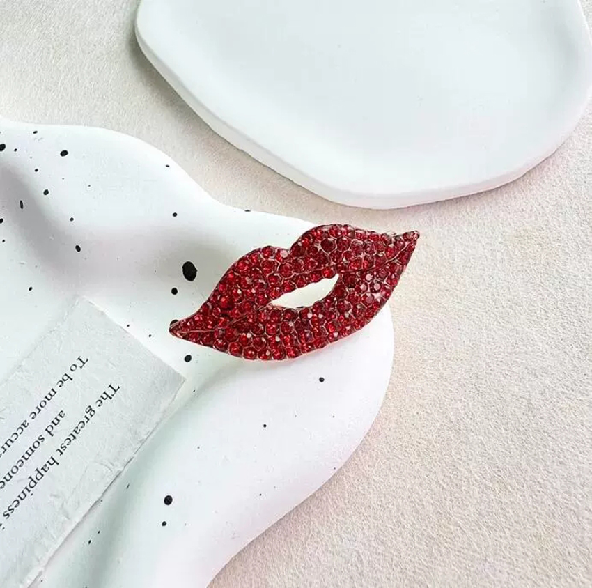 Full of Crystal Lips-shape Bro - Embroidery Lips review and price